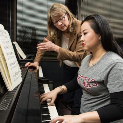 在2021-22学年，博彩网址大全学院开设了音乐教育学士学位课程.